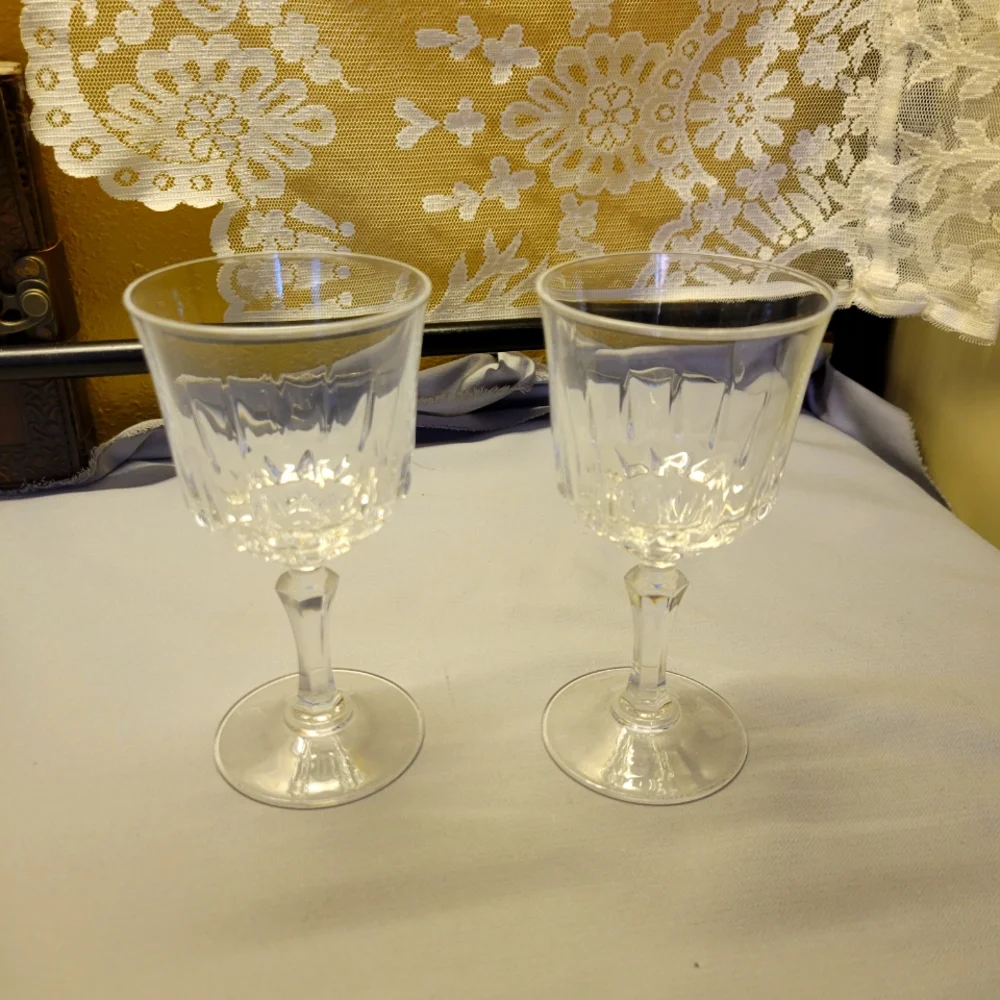 2 Vtg Cut Crystal Footed Pedestal Wine Champagne Glasses